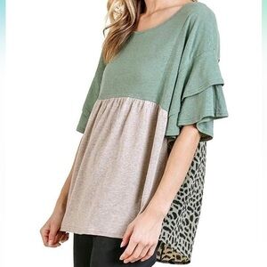 Umgee Women's Colorblocked Layered Ruffle Sleeve Animal Print Back Top Size S